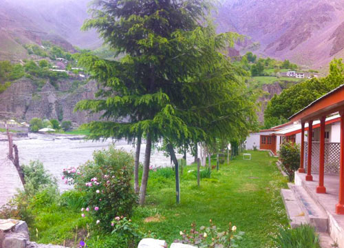 Pamir River Side Inn Chitral